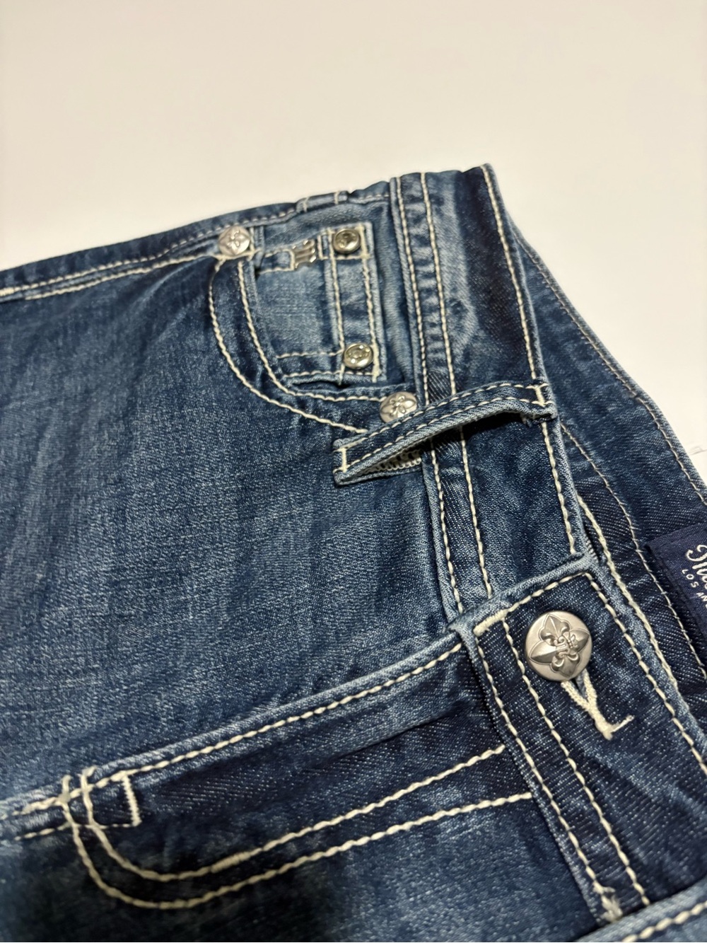 NWT Miss Me Mid Rise Boot Cut Wing Pocket Jeans Size 29 - Picture 3 of 7